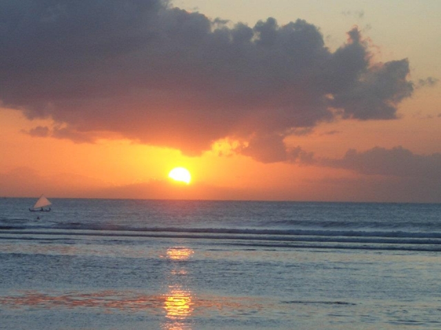 atardecer de la playa de valencia